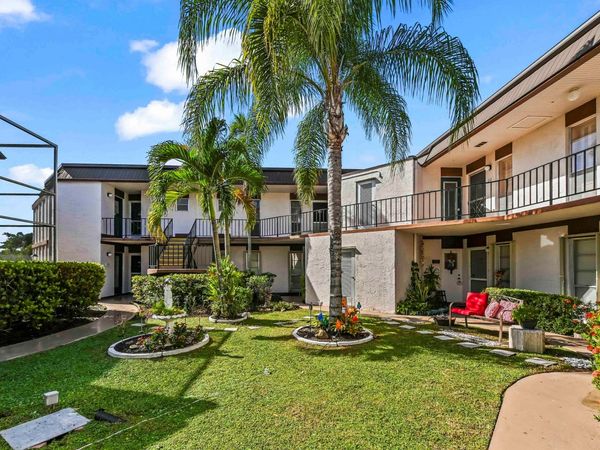 6 Greenway Village N, Unit 212, Royal Palm Beach, FL 33411