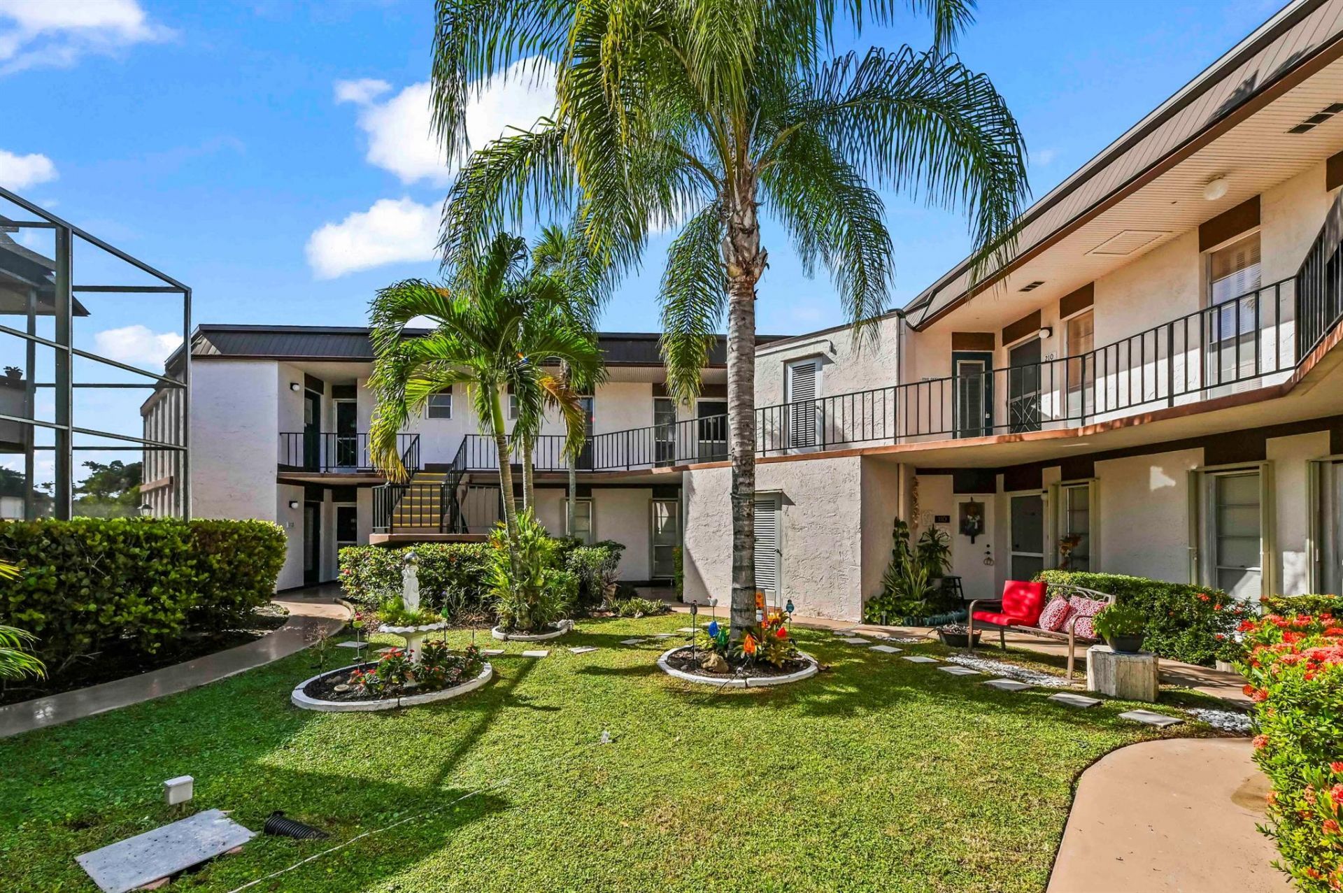 6 Greenway Village N, Unit 212, Royal Palm Beach, FL 33411 Photo