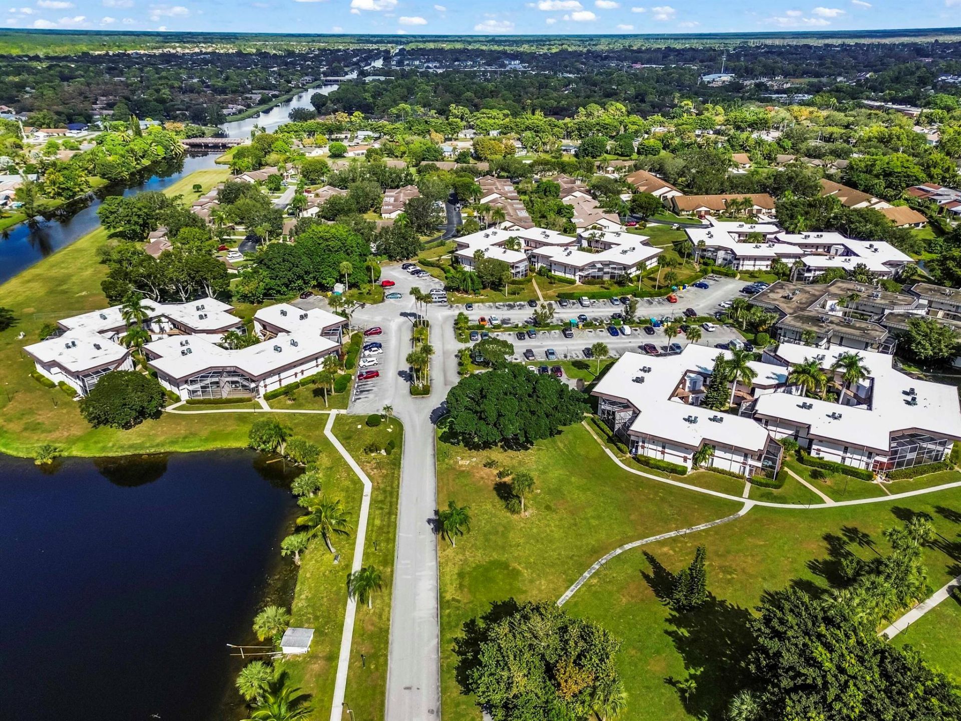 6 Greenway Village N, Unit 212, Royal Palm Beach, FL 33411 Photo