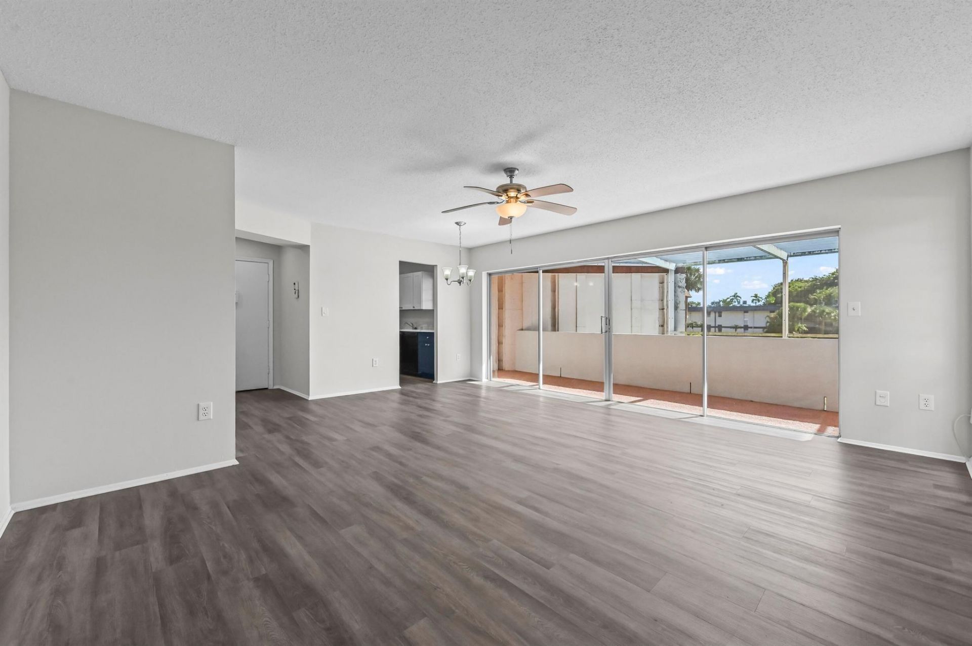 6 Greenway Village N, Unit 212, Royal Palm Beach, FL 33411 Photo