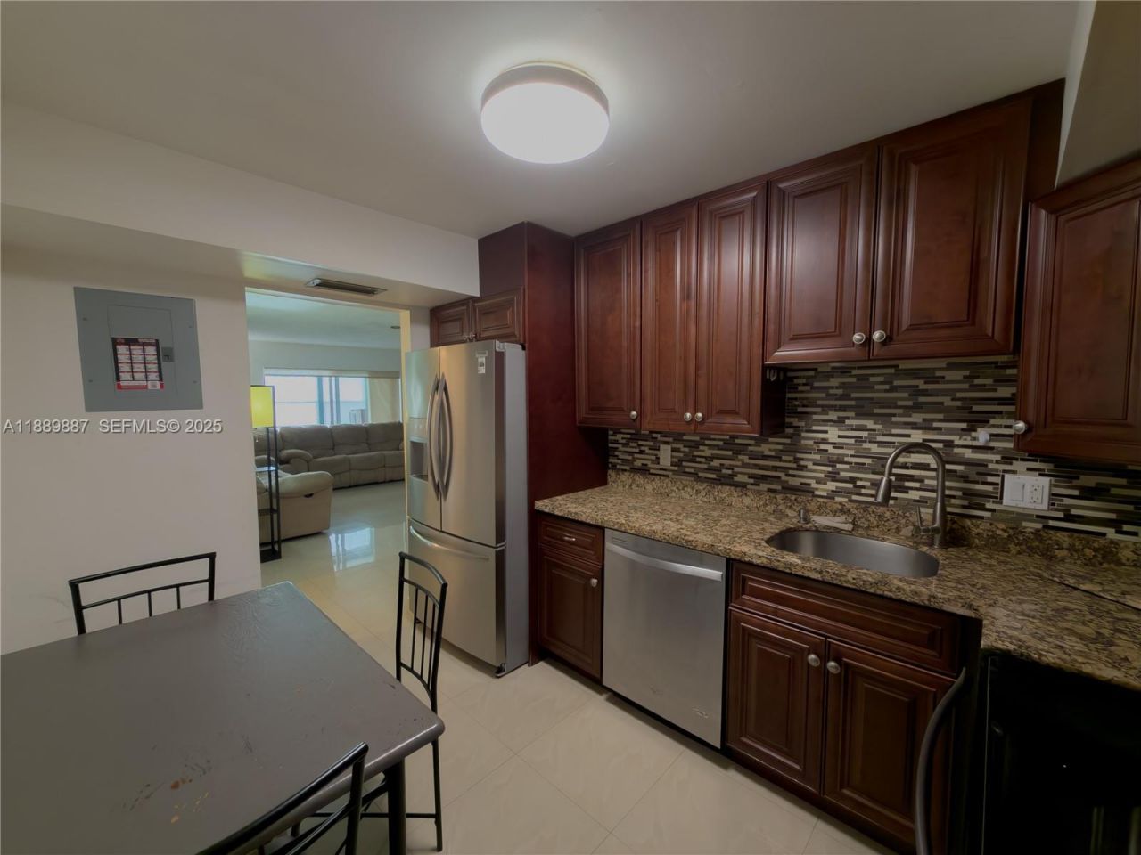 325 W Laurel Dr, Unit 2L, Margate, FL 33063 Photo