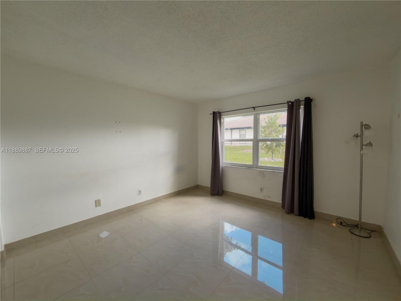 325 W Laurel Dr, Unit 2L, Margate, FL 33063 Photo