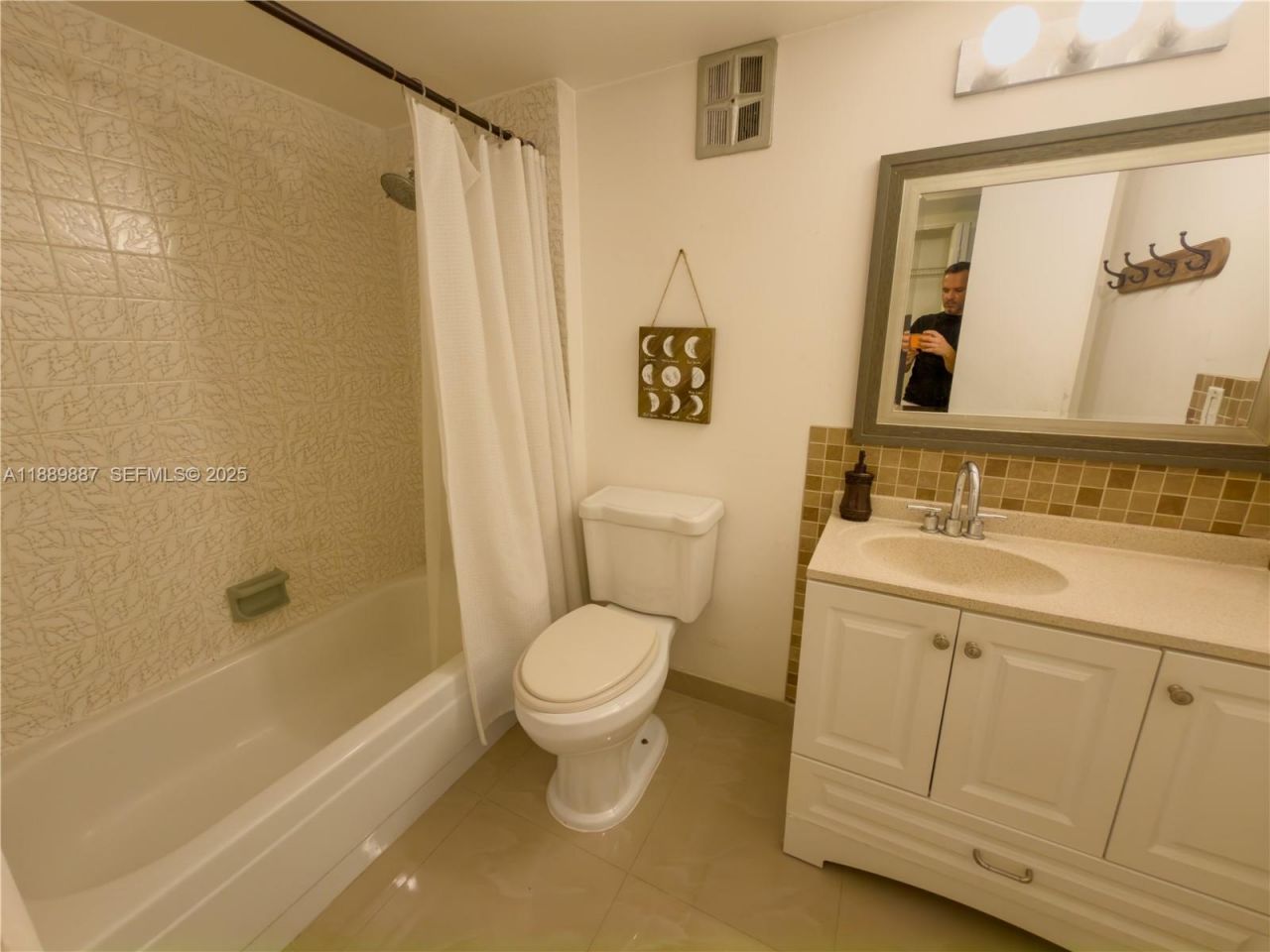 325 W Laurel Dr, Unit 2L, Margate, FL 33063 Photo