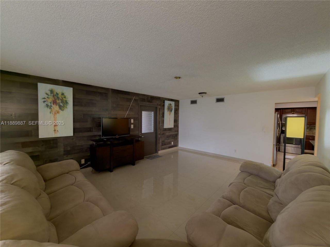 325 W Laurel Dr, Unit 2L, Margate, FL 33063 Photo