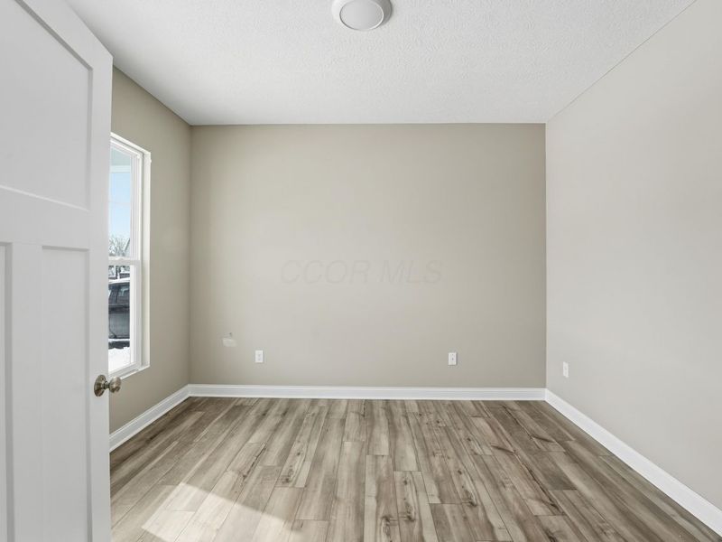 996 Heimat Haus Drive, Grove City, OH 43123 Photo 3