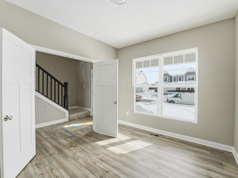 996 Heimat Haus Drive, Grove City, OH 43123 Photo 4