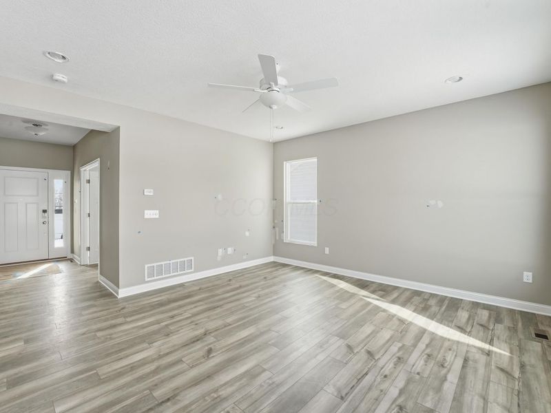 996 Heimat Haus Drive, Grove City, OH 43123 Photo 7