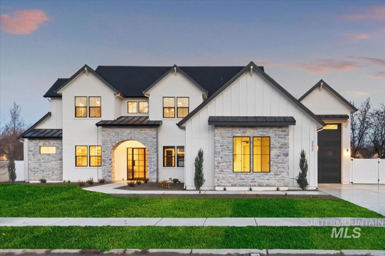 252 N Timber Wolf Pl, Eagle, ID 83616 Main Photo