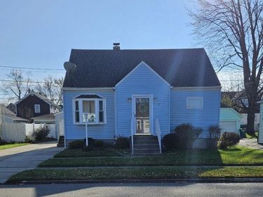 77 Cantwell Drive, Buffalo, NY 14220