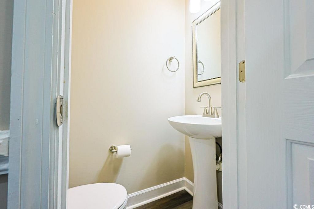 104 Jessica Lakes Dr. Photo 33