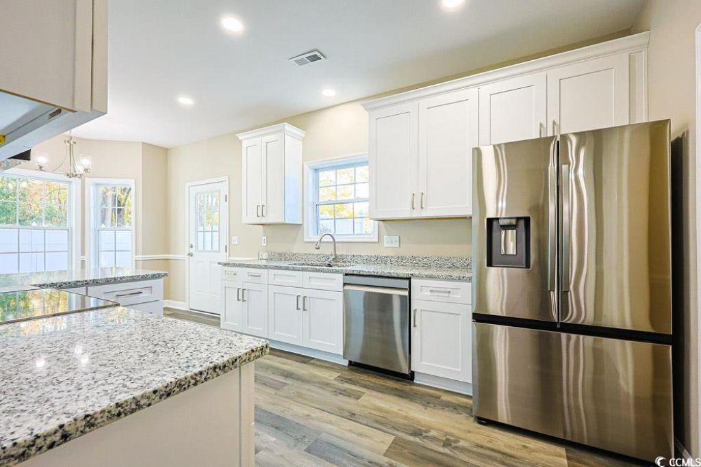 104 Jessica Lakes Dr. Photo 9