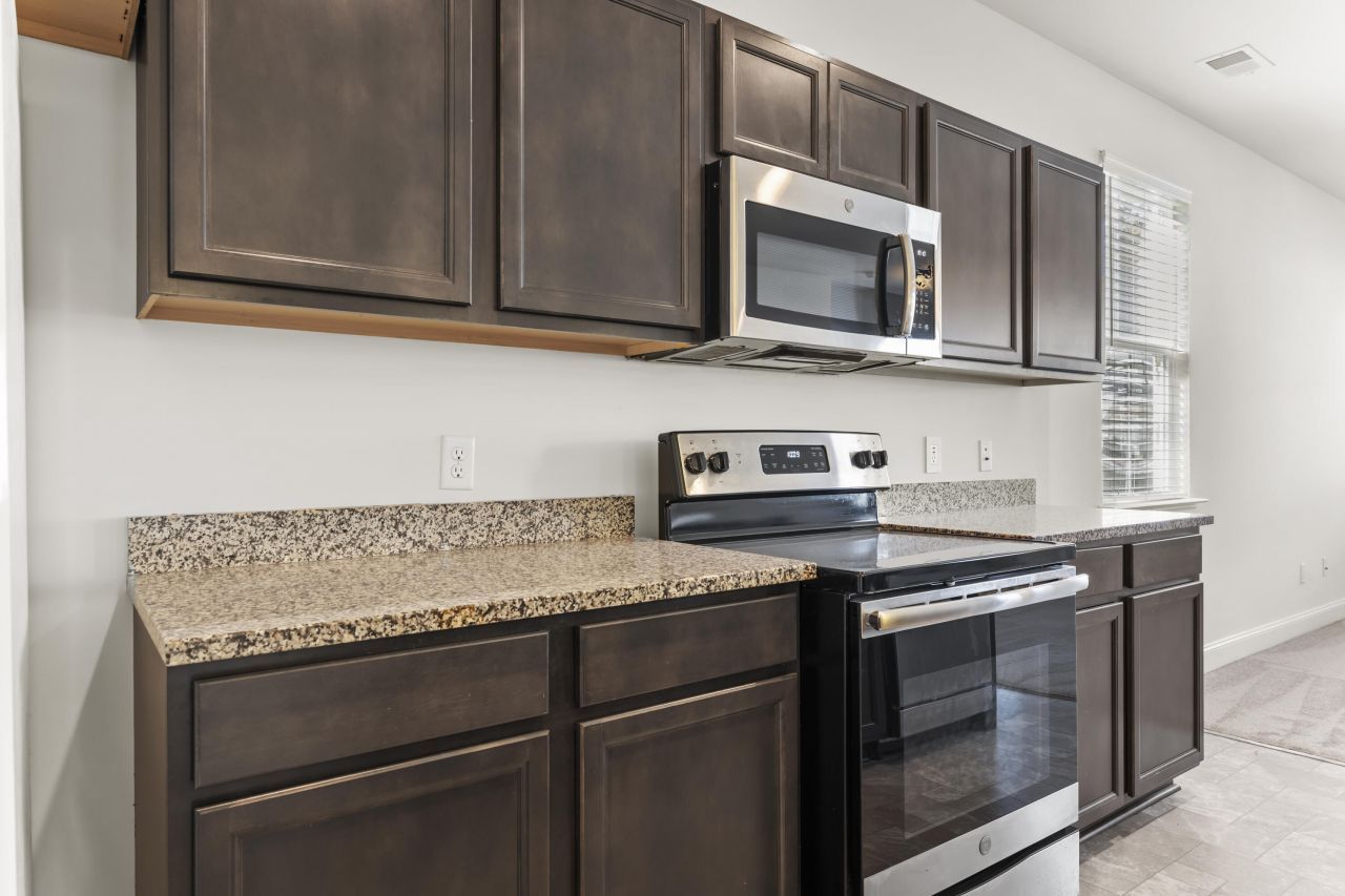 108 Alston Street Photo 10