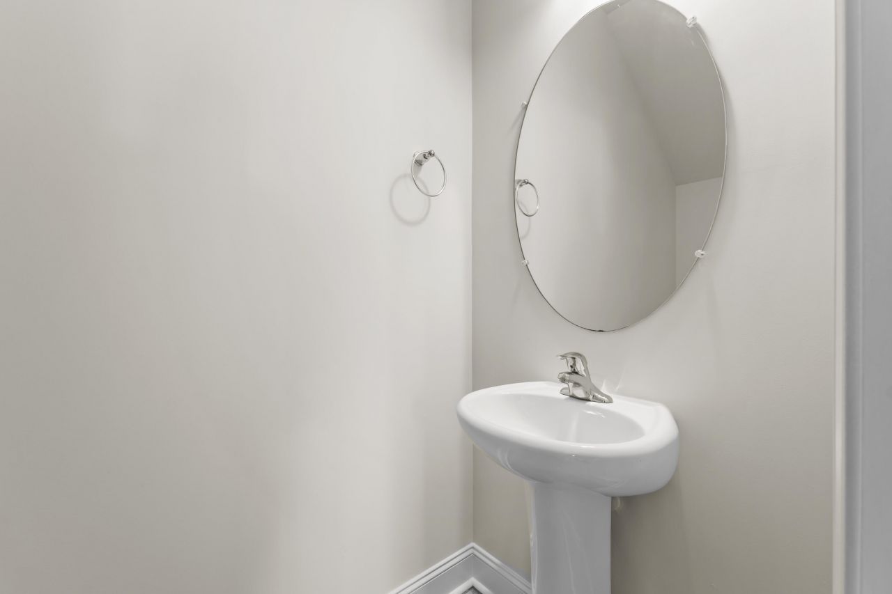 108 Alston Street Photo 12