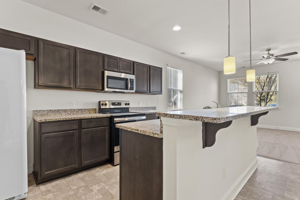 108 Alston Street Photo 8