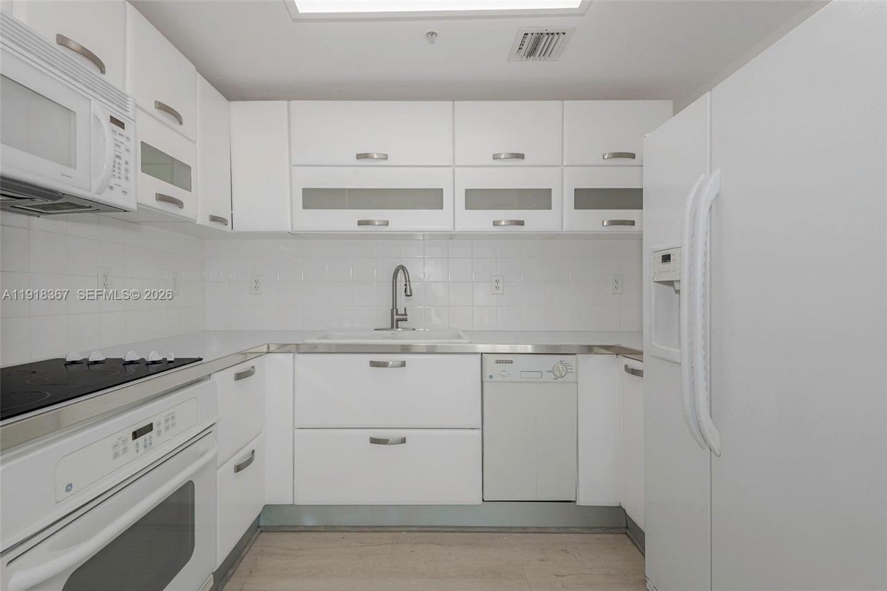 6580 Indian Creek Dr, Unit 310, Miami Beach, FL 33141 Photo