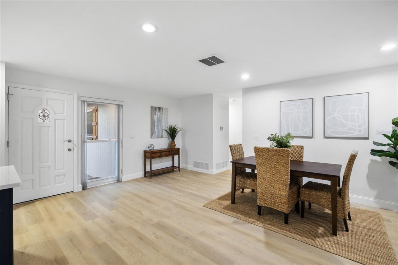 1711 S Patlin Circle, Largo, FL 33770 Photo