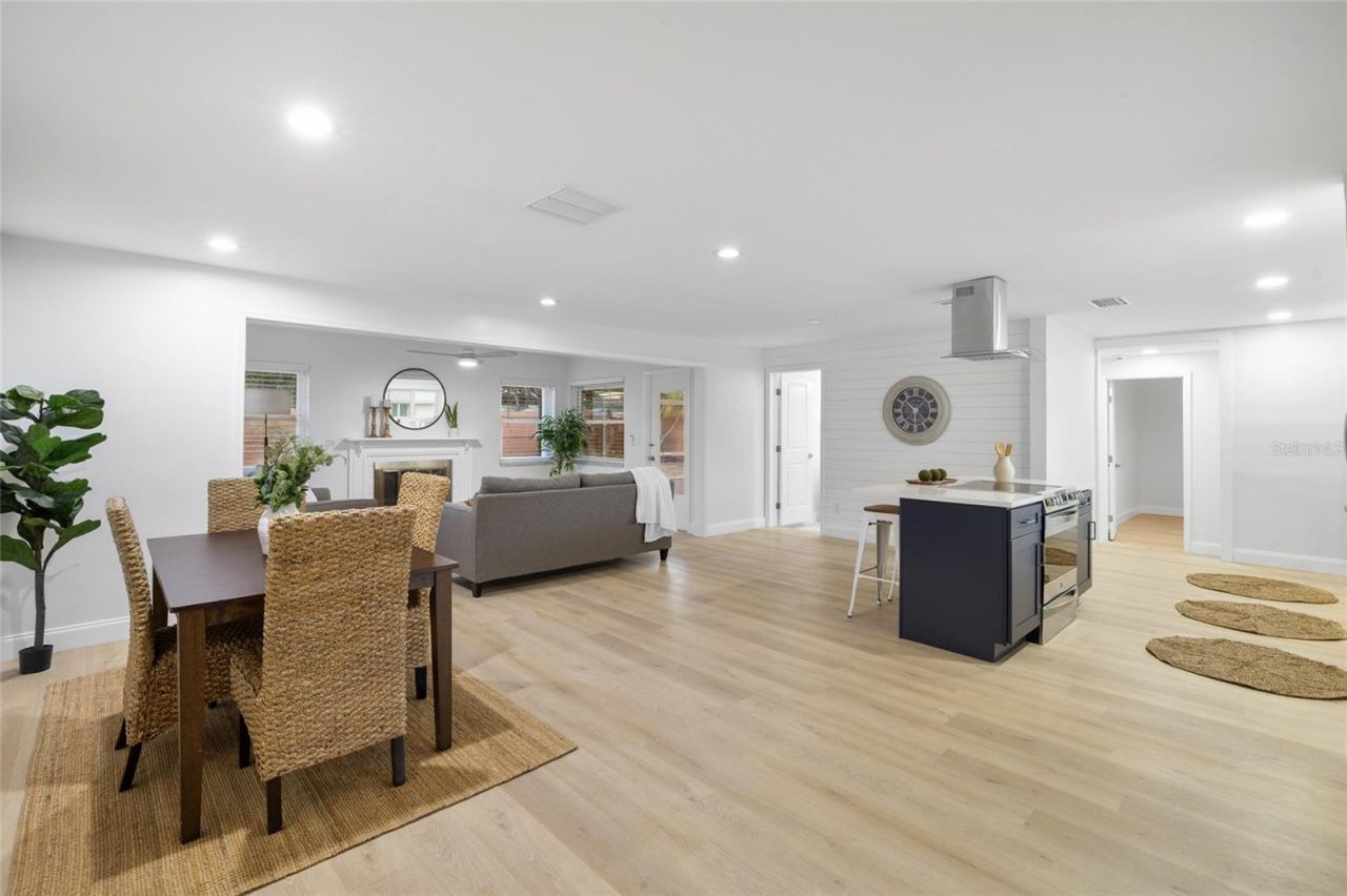 1711 S Patlin Circle, Largo, FL 33770 Photo