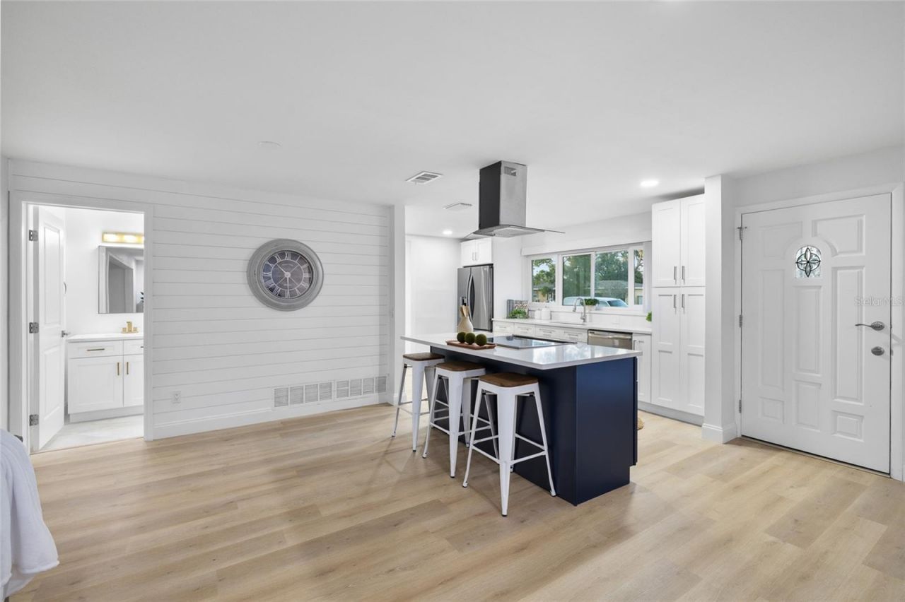 1711 S Patlin Circle, Largo, FL 33770 Photo