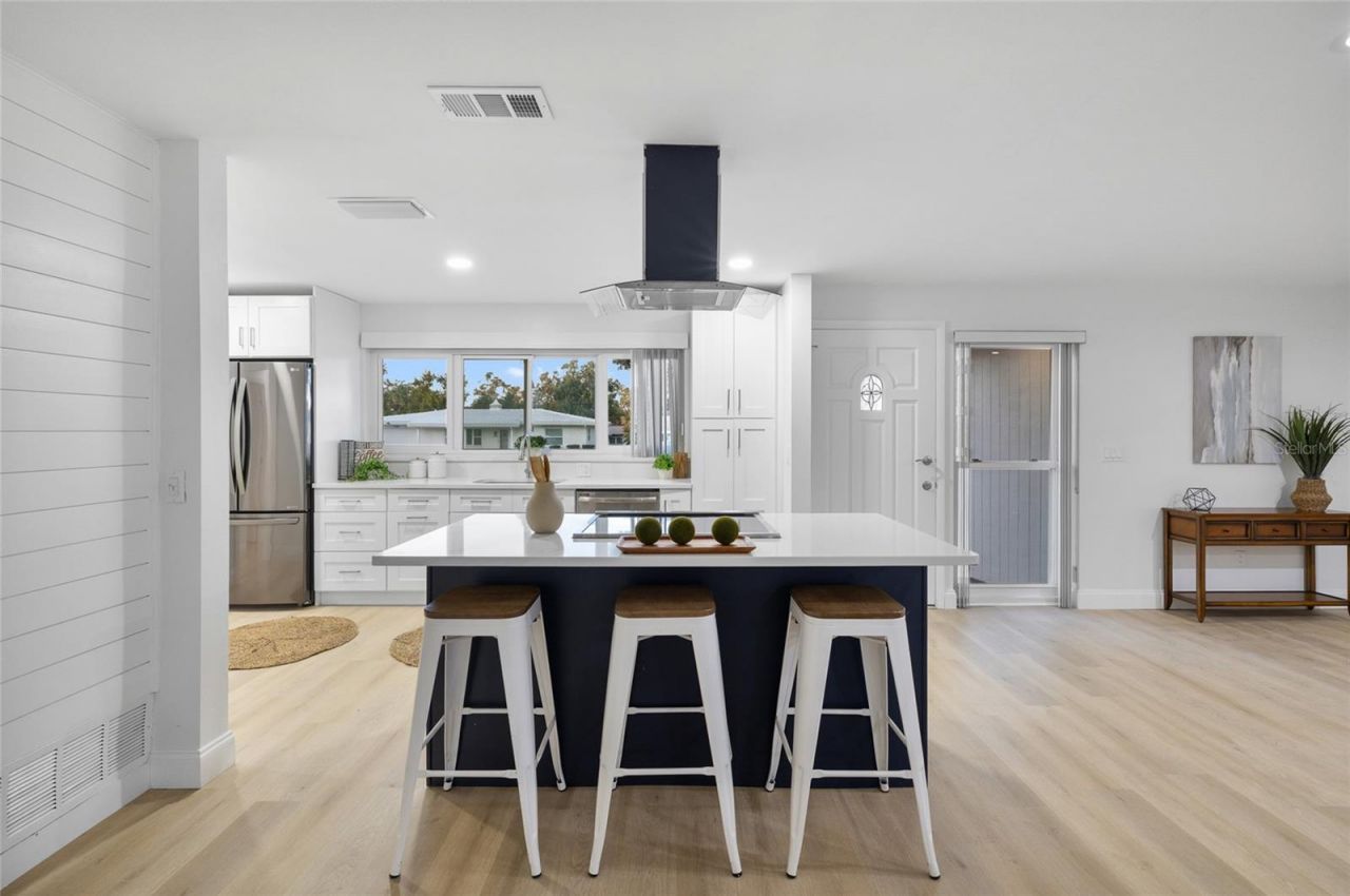 1711 S Patlin Circle, Largo, FL 33770 Photo