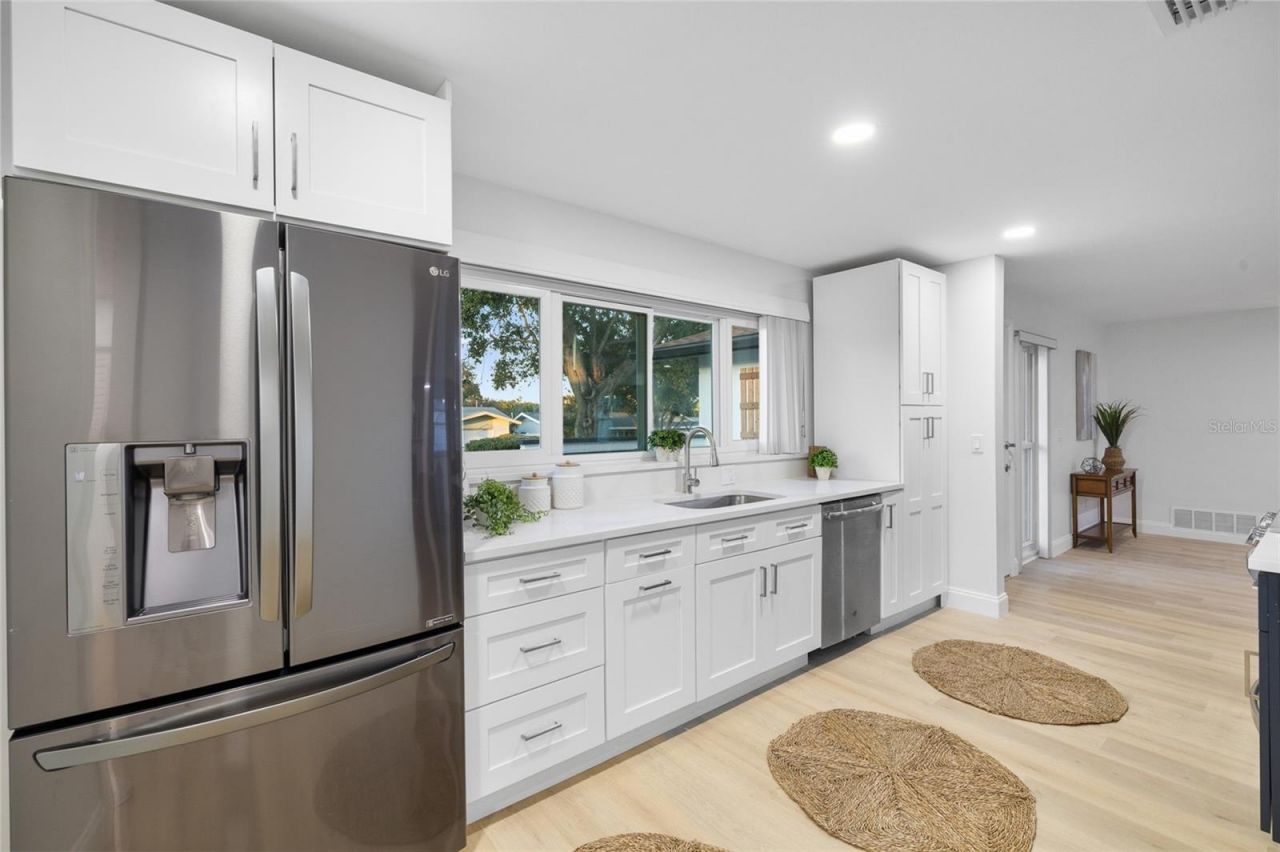 1711 S Patlin Circle, Largo, FL 33770 Photo