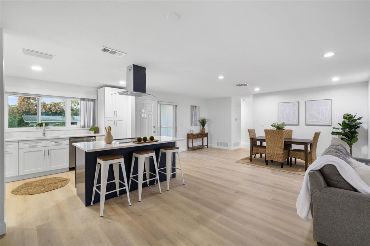 1711 S Patlin Circle, Largo, FL 33770 Photo