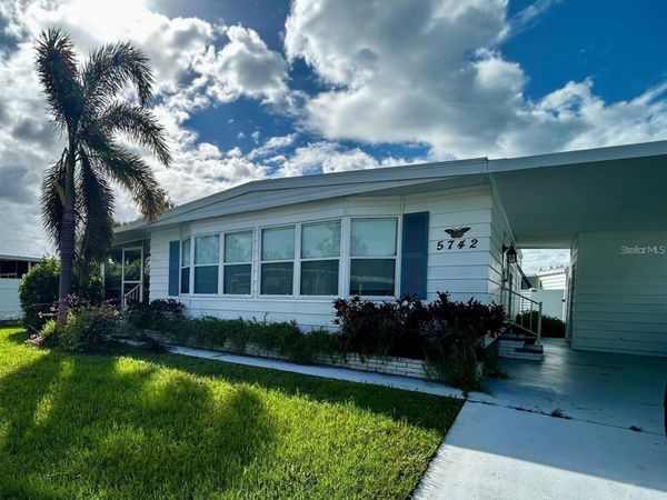 5742 CAMELOT DRIVE N, SARASOTA, FL 34233