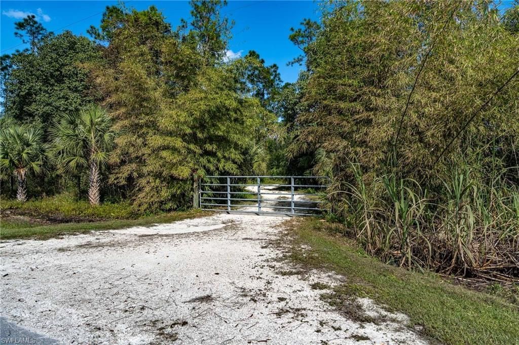 1065 Sanctuary Rd, Naples, FL 34120 Photo