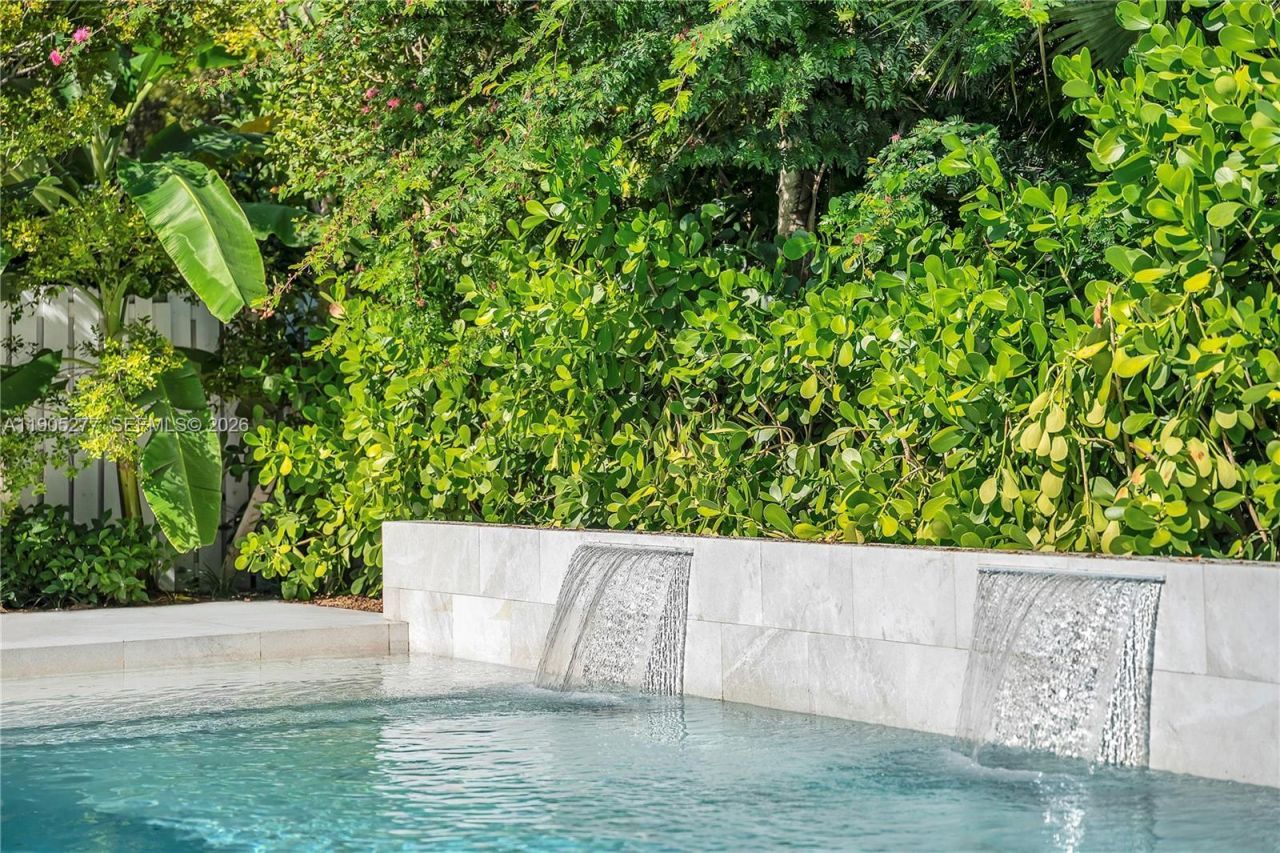 4191 Battersea Rd, Miami, FL 33133 Photo