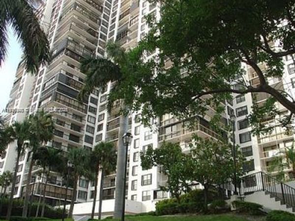 2333 Brickell Ave, Unit 2215, Miami, FL 33129