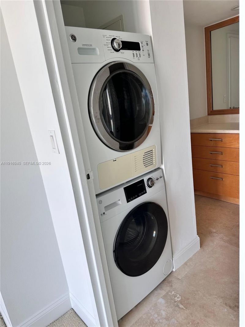 2333 Brickell Ave, Unit 2215, Miami, FL 33129 Photo