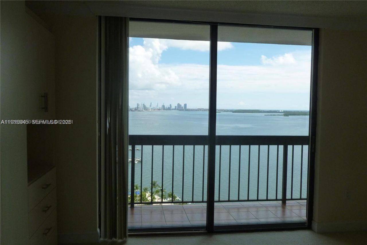 2333 Brickell Ave, Unit 2215, Miami, FL 33129 Photo