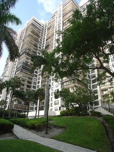 2333 Brickell Ave, Unit 2215, Miami, FL 33129 Photo