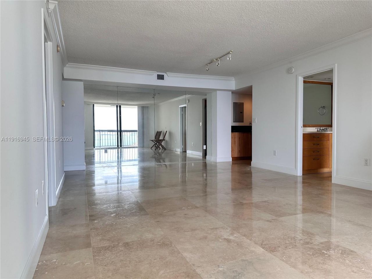 2333 Brickell Ave, Unit 2215, Miami, FL 33129 Photo