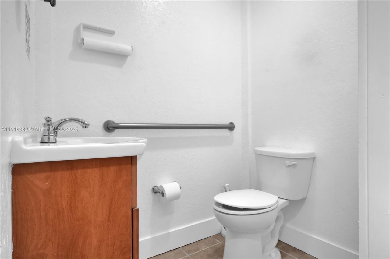 7311 NW 12th St, Unit 29, Miami, FL 33126 Photo