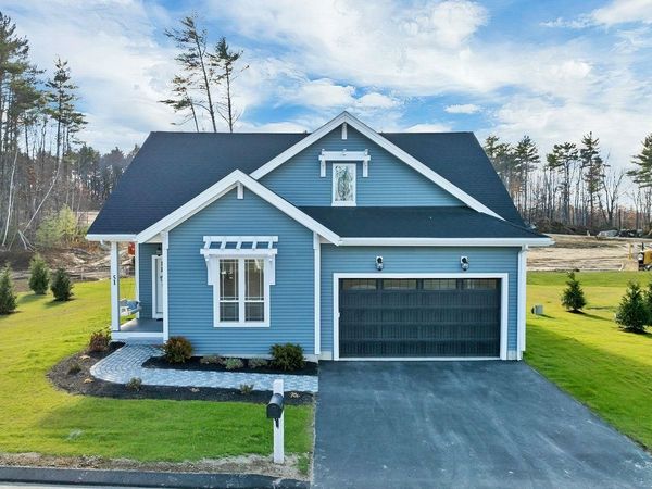 51 Lady Walsingham Way, Laconia, NH 03246