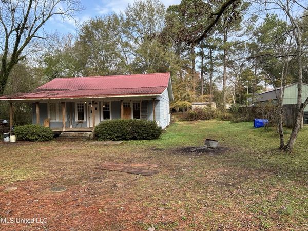 104 Willow Street, D Lo, MS 39062