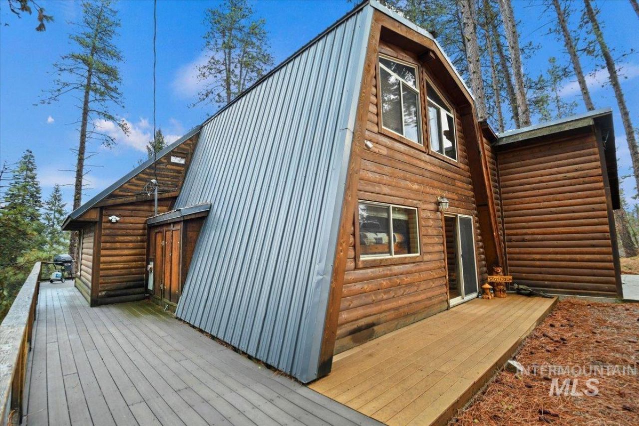 9 Moonglow Dr, Garden Valley, ID 83622 Main Photo