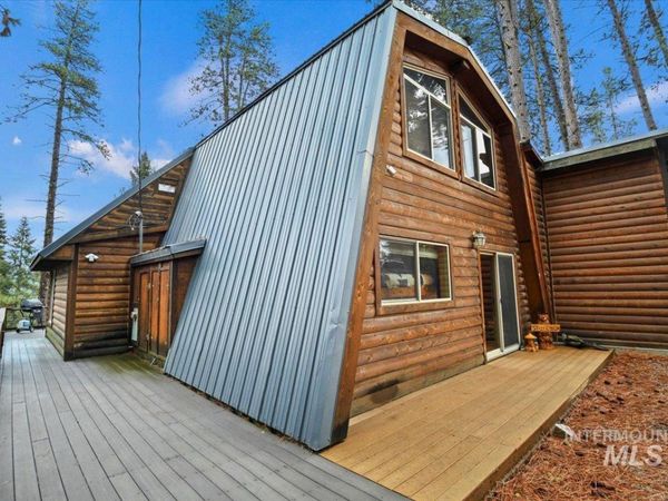 9 Moonglow Dr, Garden Valley, ID 83622