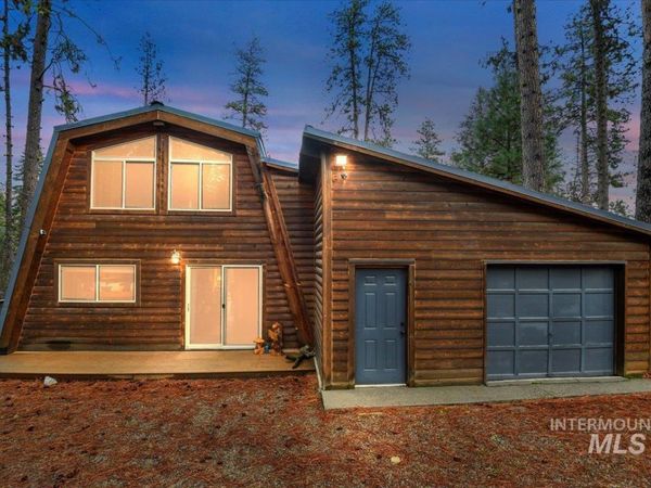 9 Moonglow Dr, Garden Valley, ID 83622