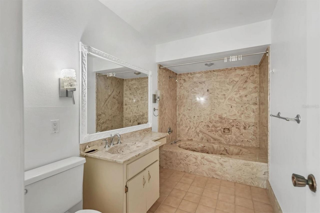 5400 34th Street W, Unit B17, Bradenton, FL 34210 Photo