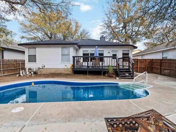 106 Shadow Wood TRL, Cedar Creek, TX 78612