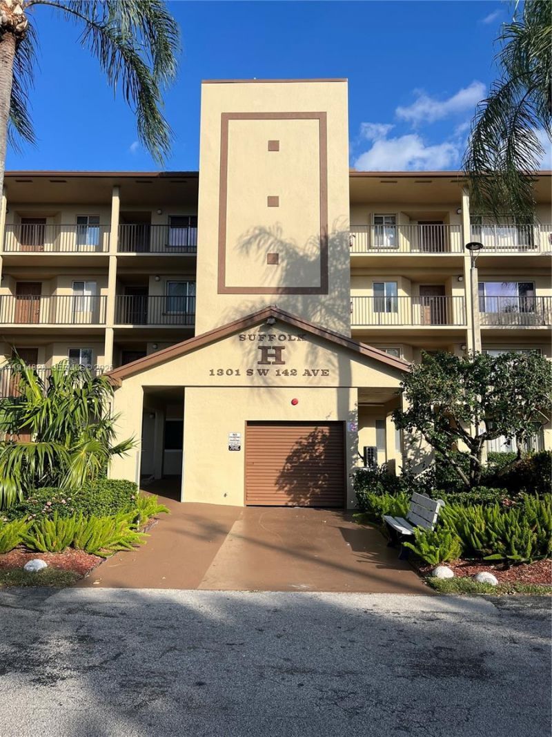1301 SW 142nd Ave, Unit 301H, Pembroke Pines, FL 33027 Photo