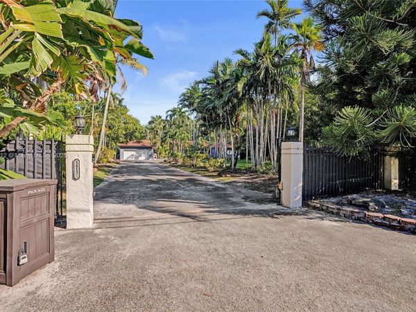 14135 N Miami Ave, Miami, FL 33168