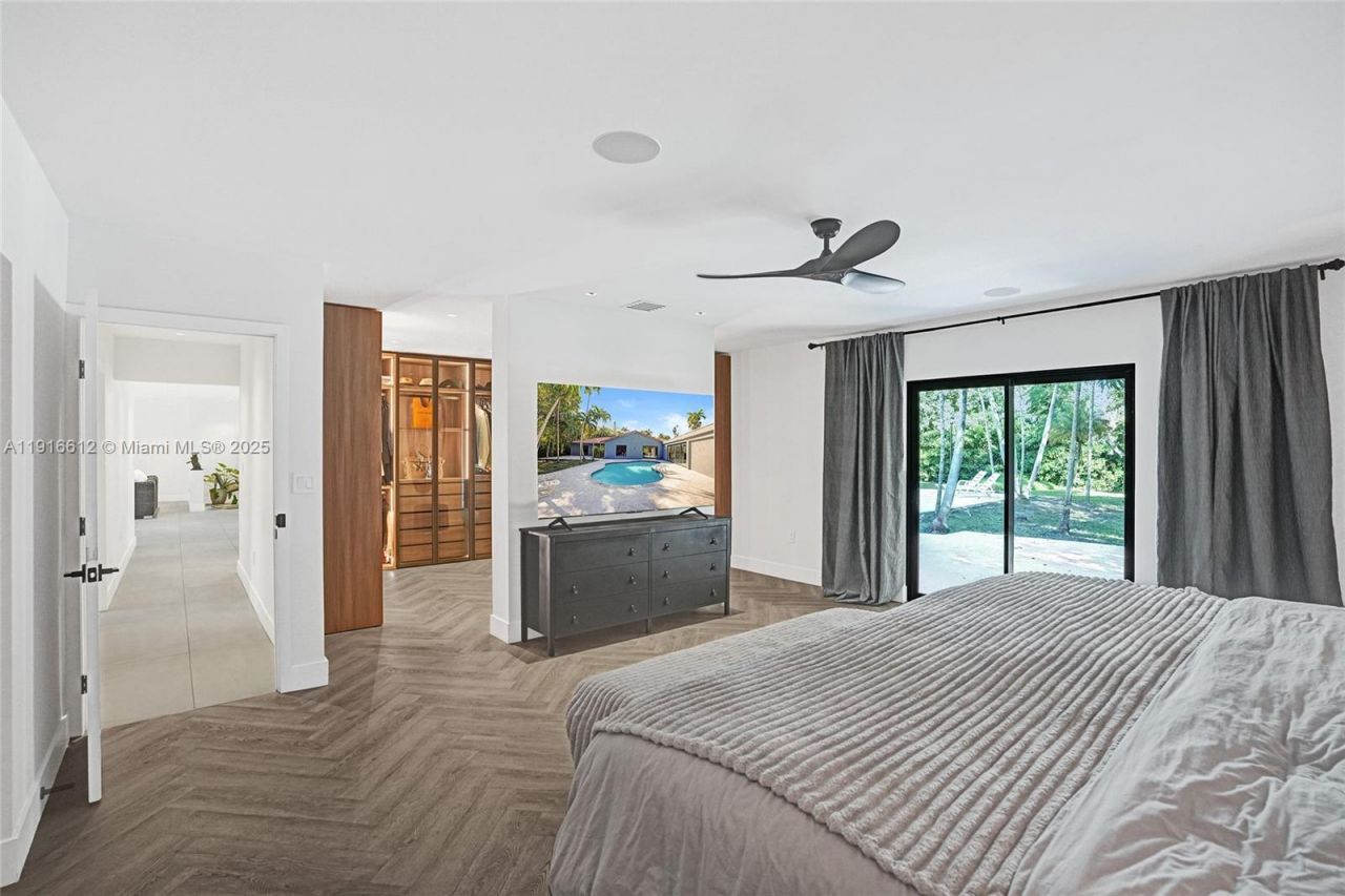 14135 N Miami Ave, Miami, FL 33168 Photo