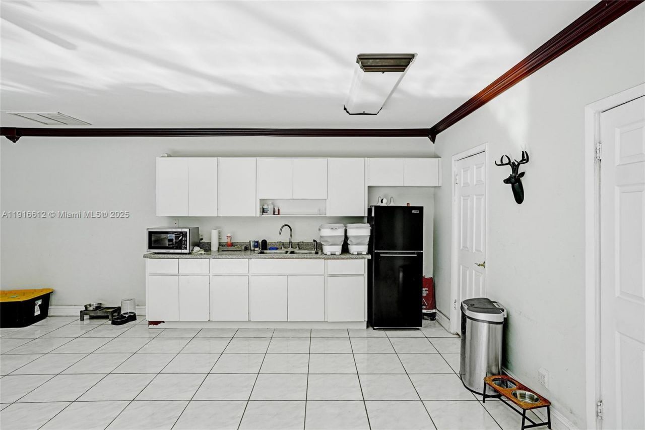 14135 N Miami Ave, Miami, FL 33168 Photo