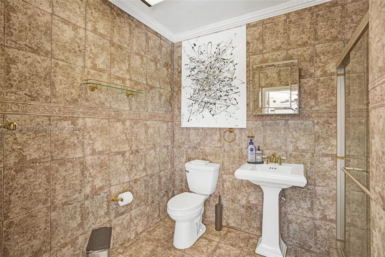 14135 N Miami Ave, Miami, FL 33168 Photo