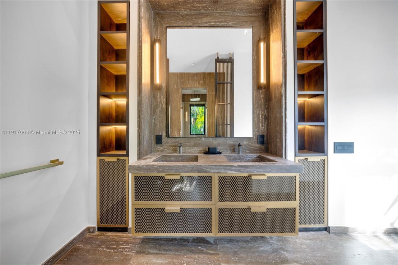 200 W Rivo Alto Dr, Miami Beach, FL 33139 Photo