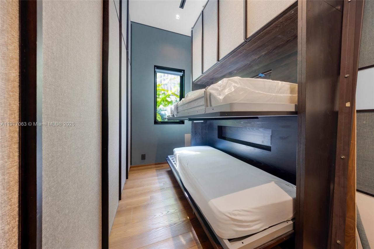 200 W Rivo Alto Dr, Miami Beach, FL 33139 Photo