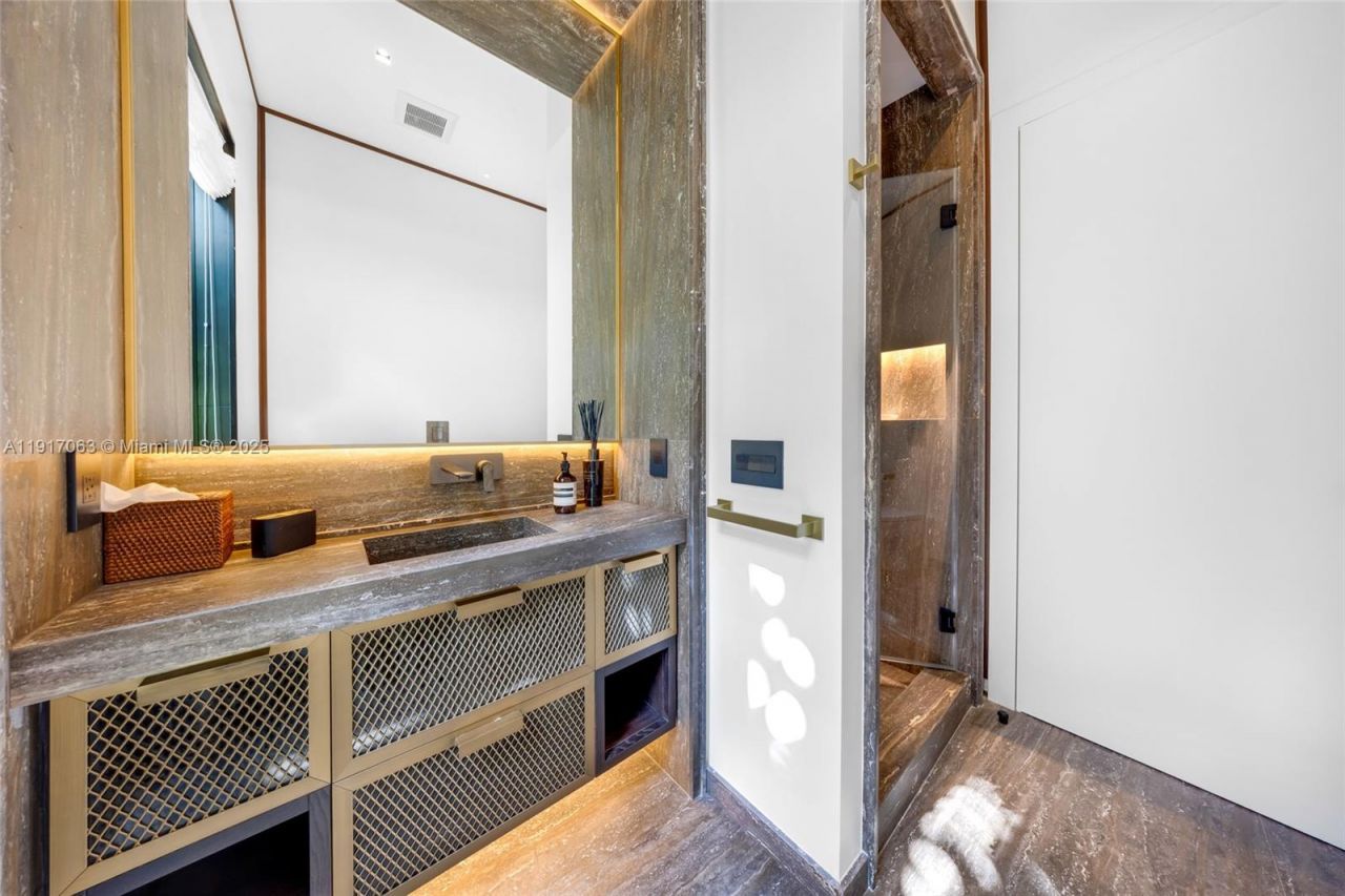 200 W Rivo Alto Dr, Miami Beach, FL 33139 Photo