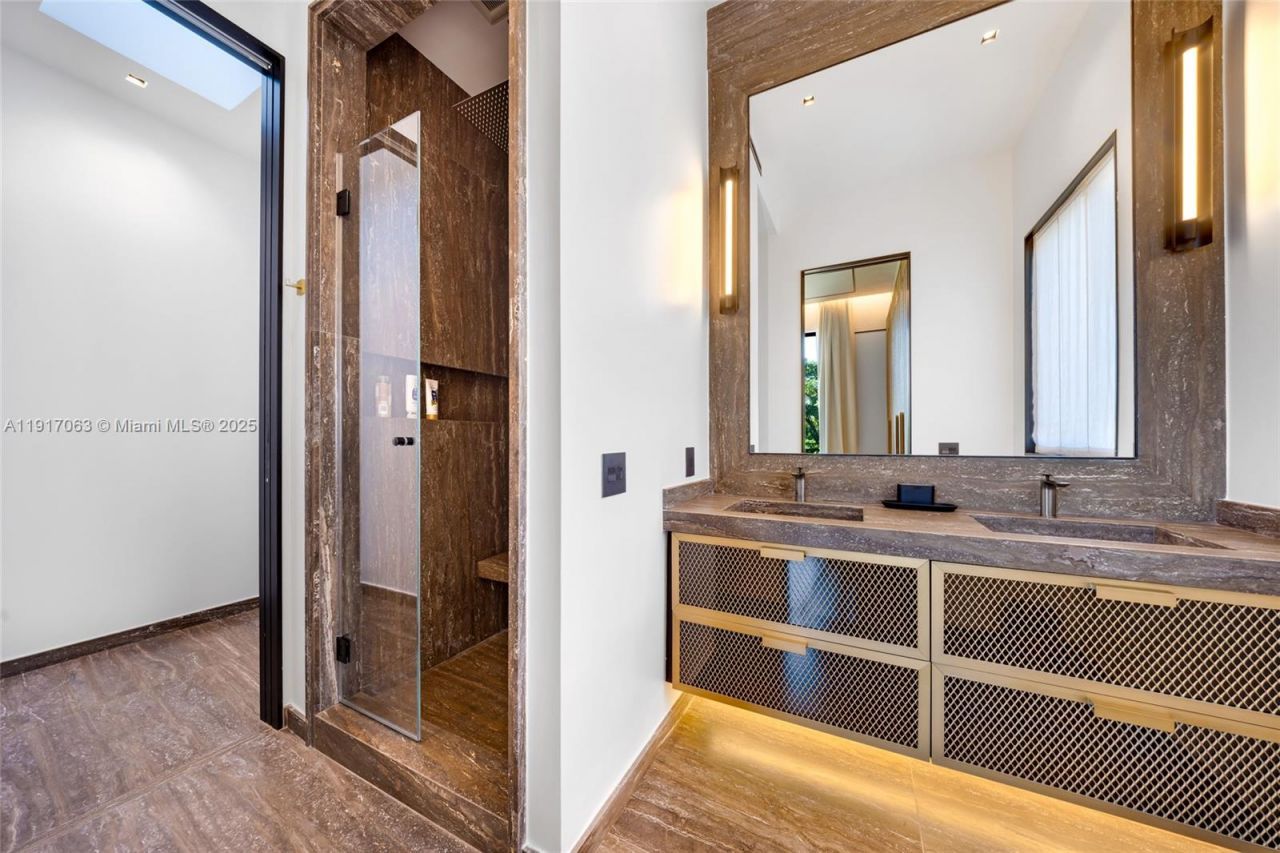 200 W Rivo Alto Dr, Miami Beach, FL 33139 Photo